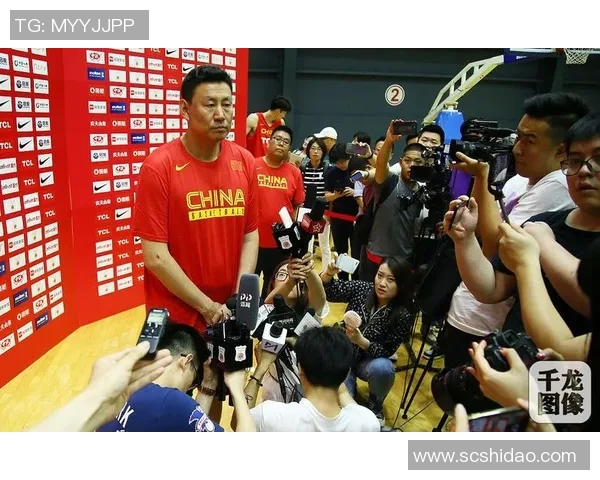 重庆篮球队在洲际杯中的灵活性展现与战术调整分析