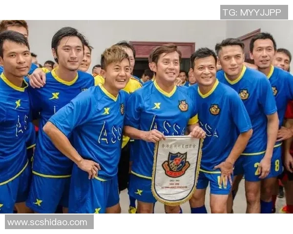 足球明星青春岁月珍藏图集展现他们的年轻风采与激情瞬间